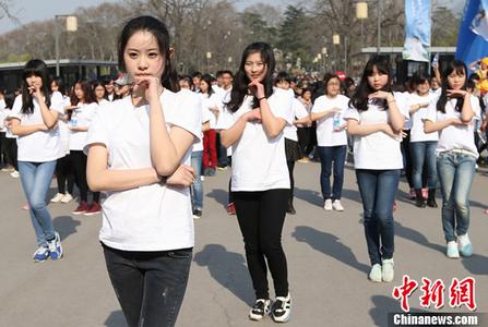 麦琳退了女儿喜欢的汉服